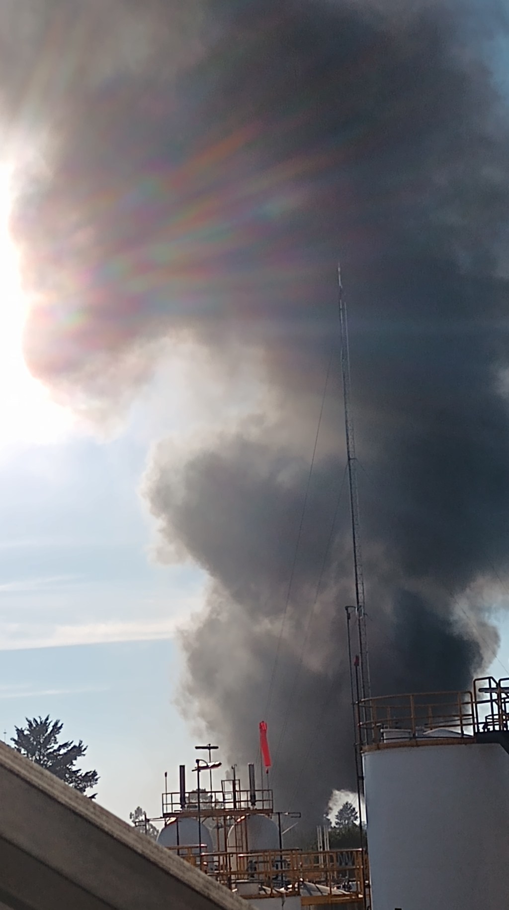 VIDEO: Fuerte incendio consume bodega en Bulevar&nbsp;Aeropuerto