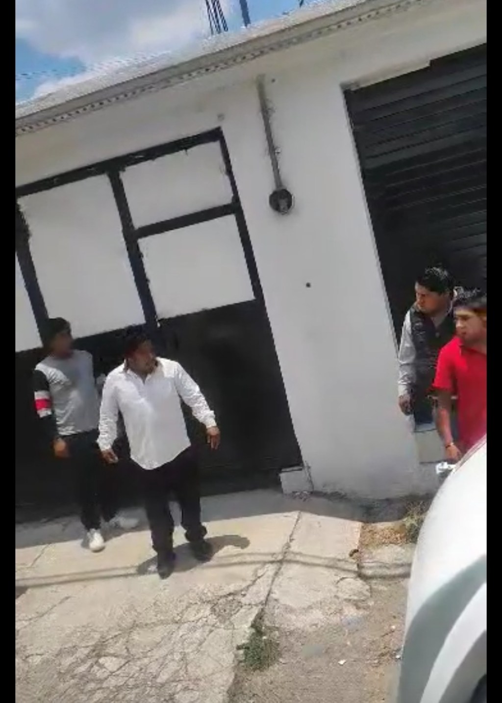 VIDEO: Operadores echan carreritas y luego se encaran en&nbsp;Toluca
