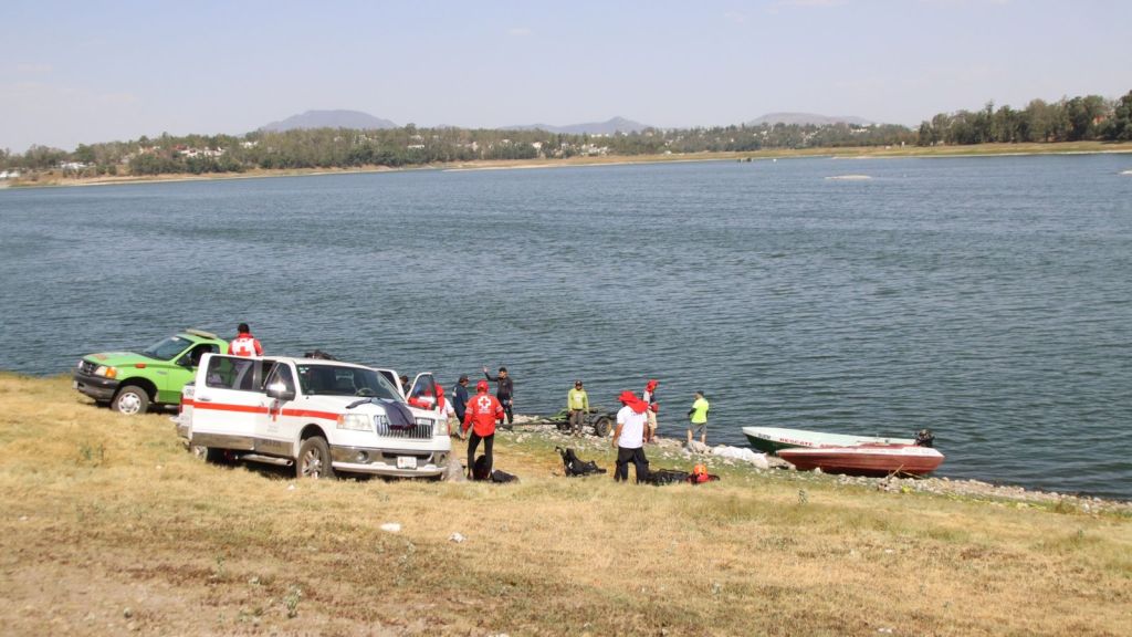 Rescatan sin vida a jovencito ahogado en lago del #EdoMéx; lo buscaron por 24&nbsp;horas