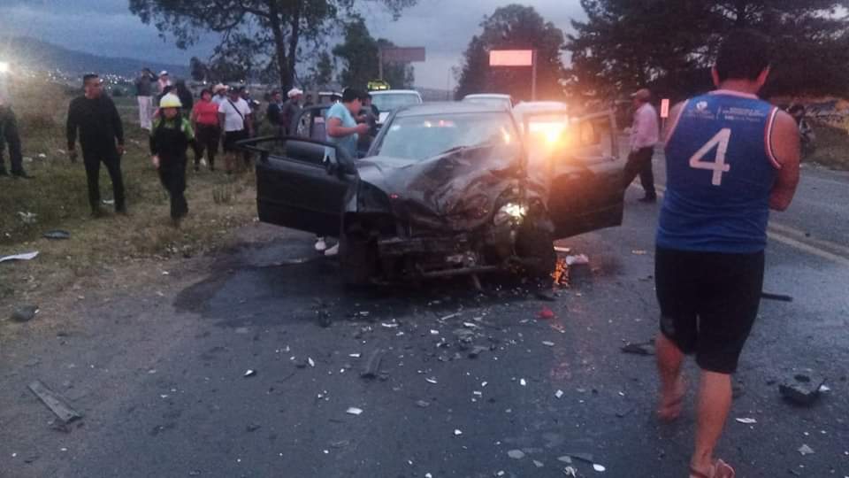 Choque deja un muerto y 4 heridos en la Toluca-Zitácuaro