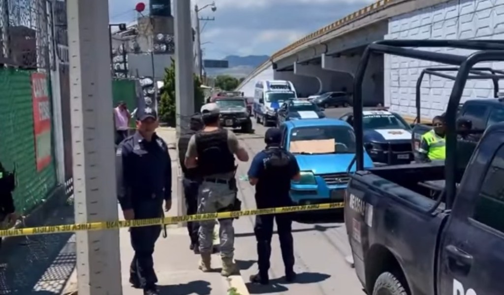 Abandonan cuerpo con mensaje del crimen en la&nbsp;Toluca-Tenango