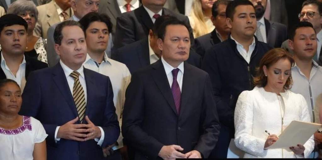 Senadores renuncian al PRI; entre ellos el exgobernador del Edomex Eruviel&nbsp;Ávila