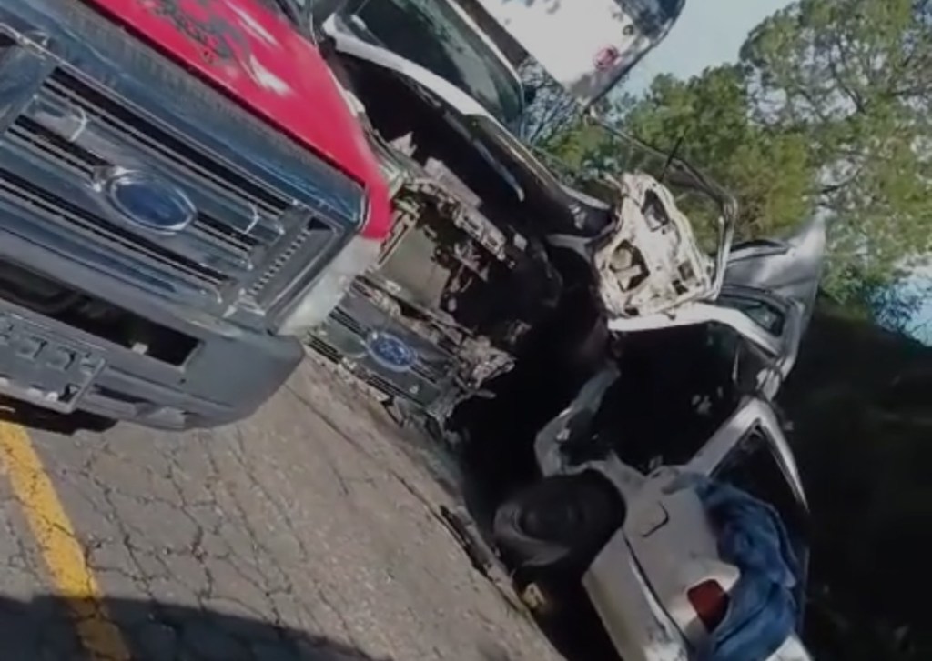 Alerta: Choque de Tsuru y camioneta deja dos heridos en Santiago&nbsp;Tianguistenco