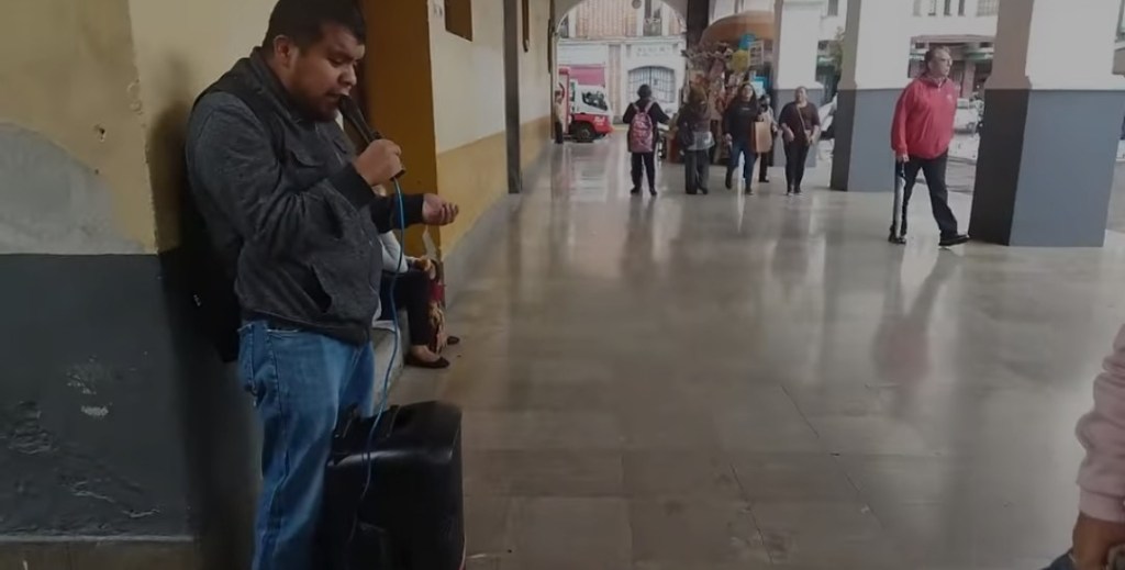 Historias: Canta sin poder en el centro de&nbsp;Toluca
