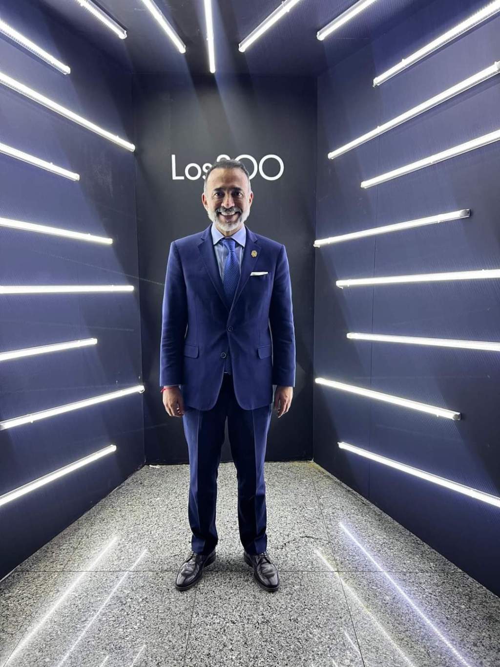 Asiste Fernando Flores a comida anula de los 300&nbsp;Líderes