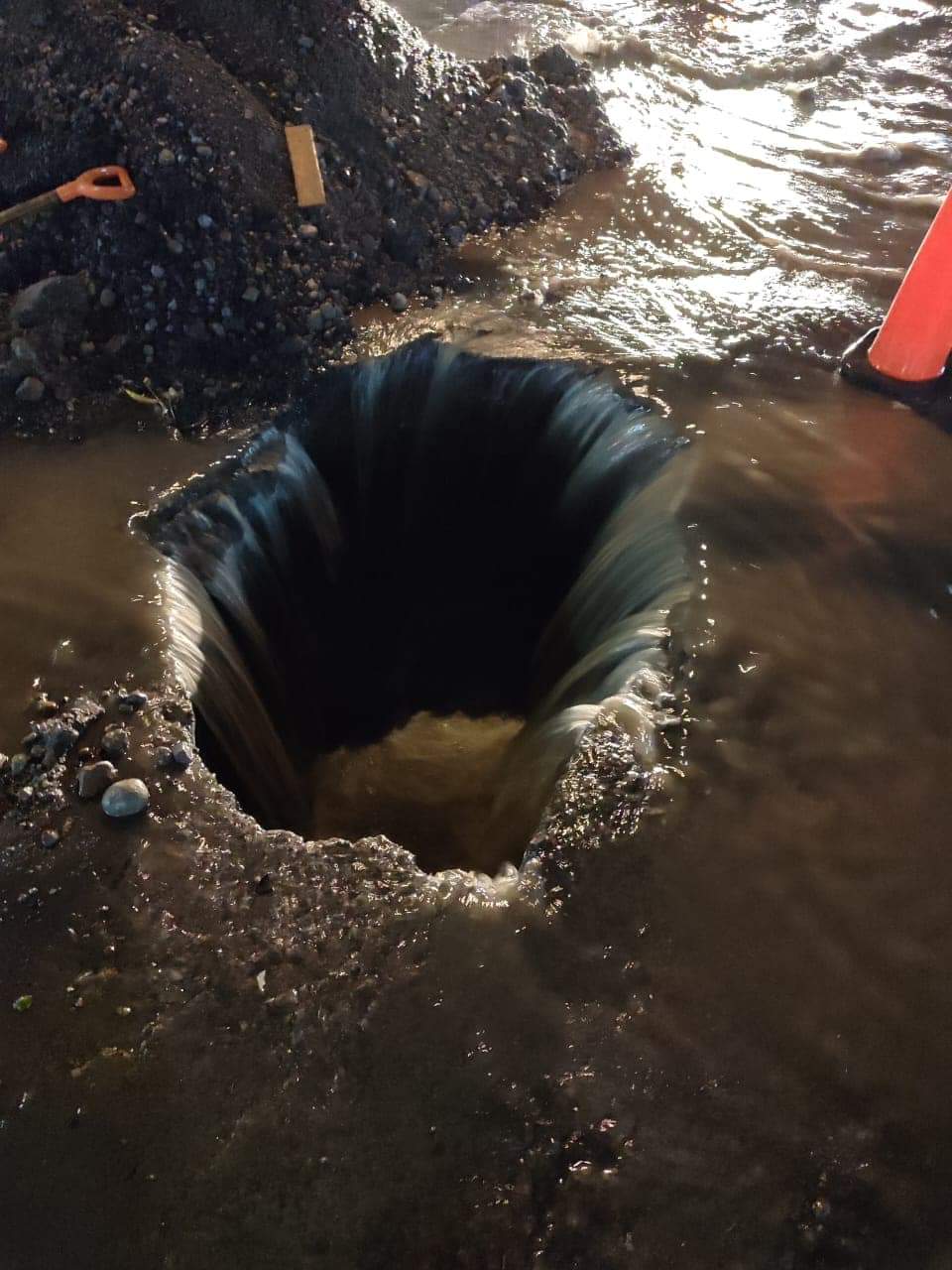 Se abrió socavón en Capultitlán&nbsp;#Toluca