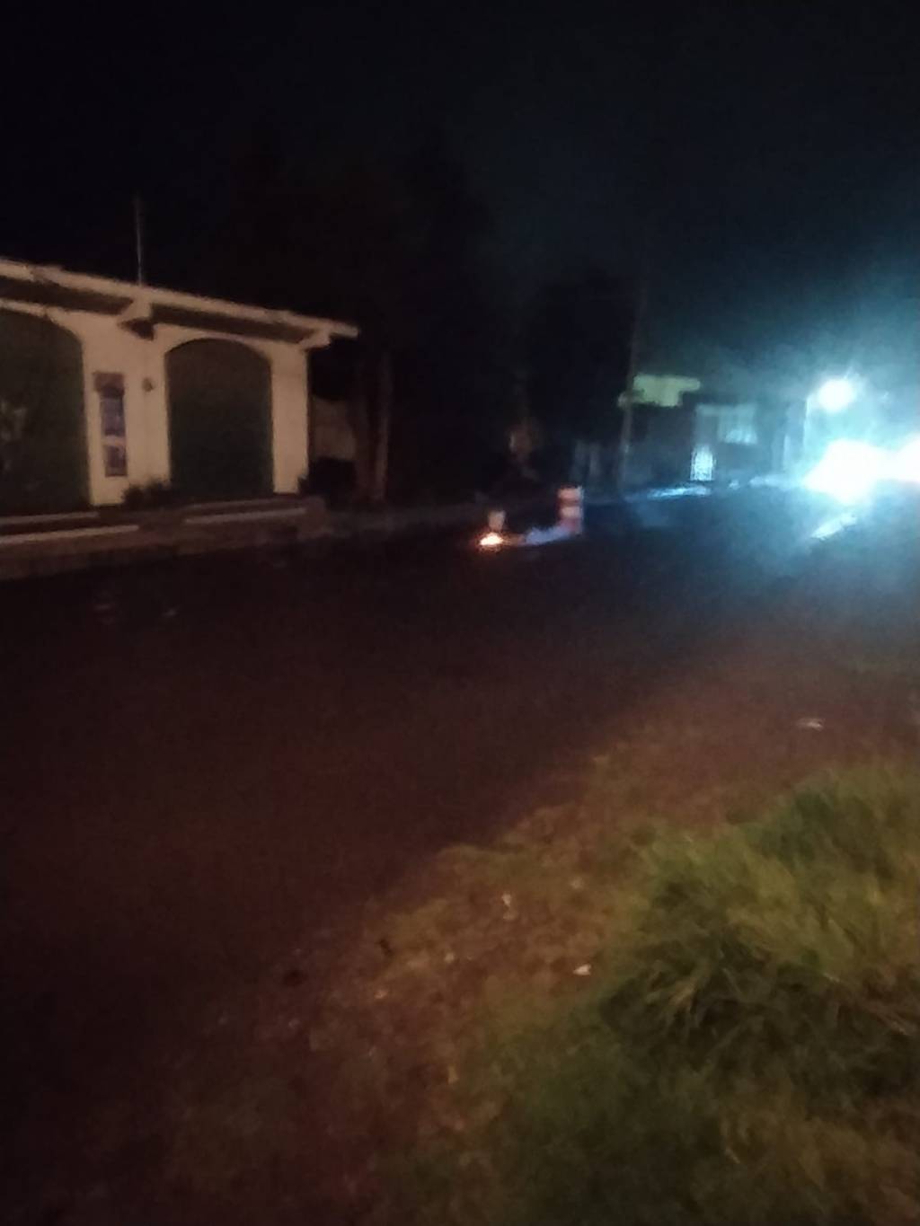 Caen cables de alta tensión en Jicaltepec Autopan y no hay quién los desconecte… Están causando&nbsp;cortos