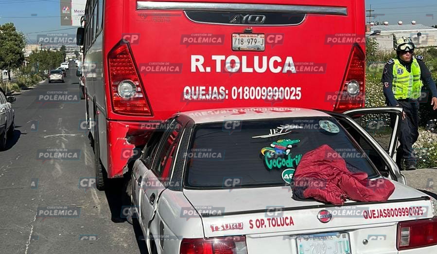 Golpazo entre taxi y&nbsp;camión