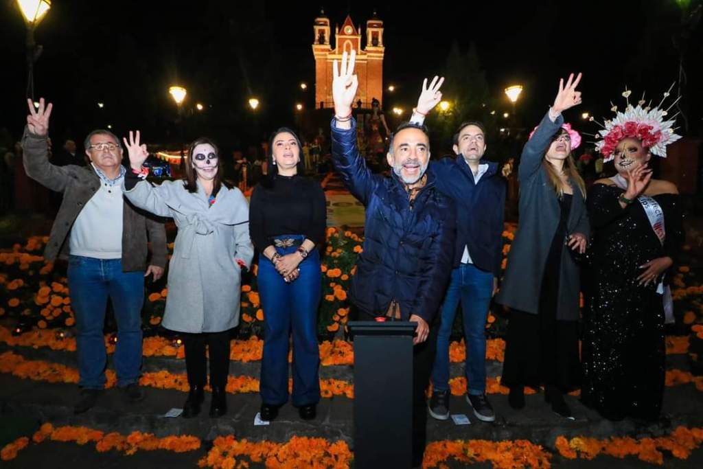 Quedó inaugurada la ofrenda monumental de #Metepec que da inició a la celebración de Día de Muertos en este&nbsp;municipio