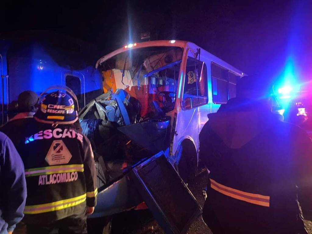 Choque entre autobús y camión dejó una persona sin vida y 49 lesionados en la Jilotepec-Ixtlahuaca