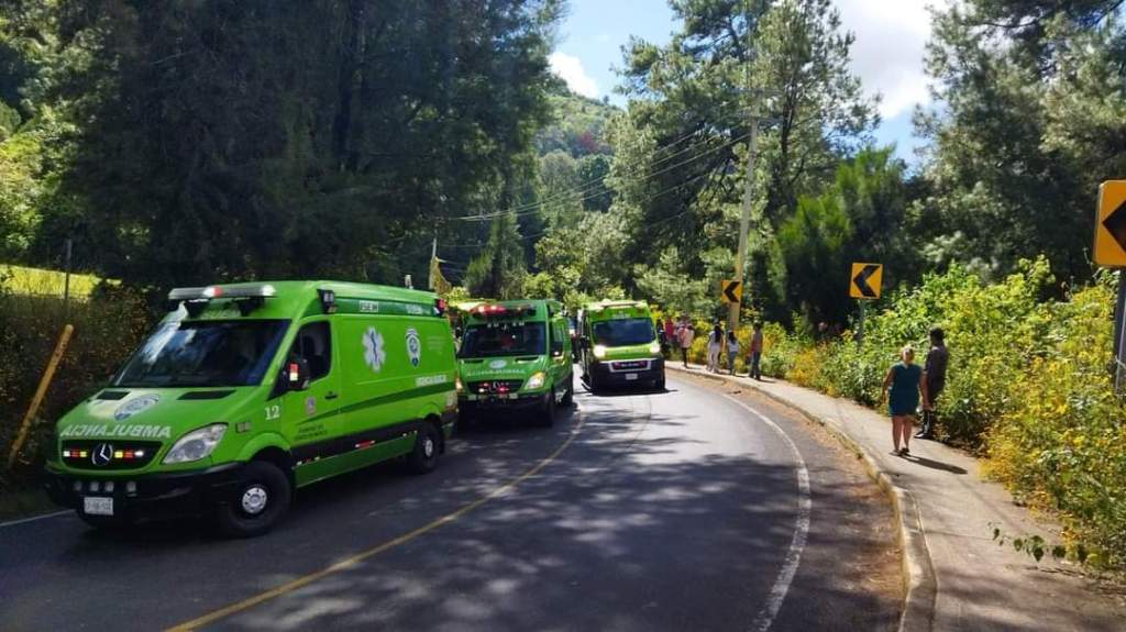 Accidente deja tres muertos y 23 lesionados en Chalma-Tianguistenco