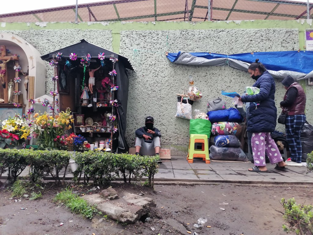 Crónica: Anochecer, amanecer, rezar… Esperar el Año Nuevo afuera del Hospital del&nbsp;Niño
