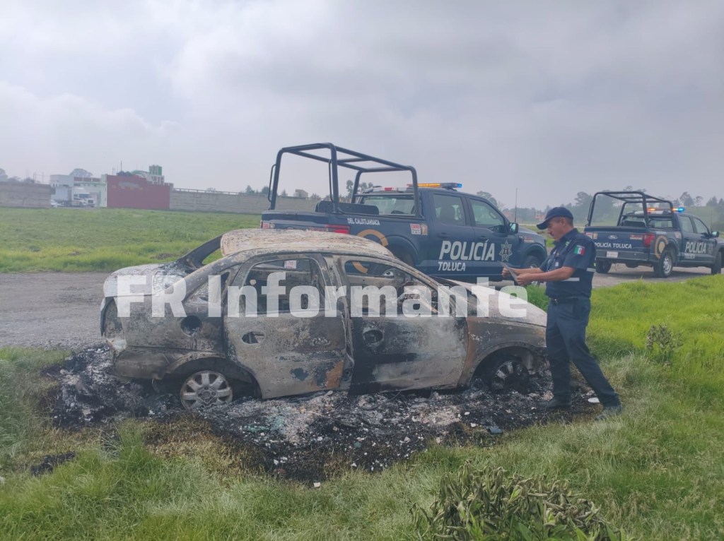 Localizan vehículo calcinado en norte de #Toluca; el auto estaba&nbsp;vacío