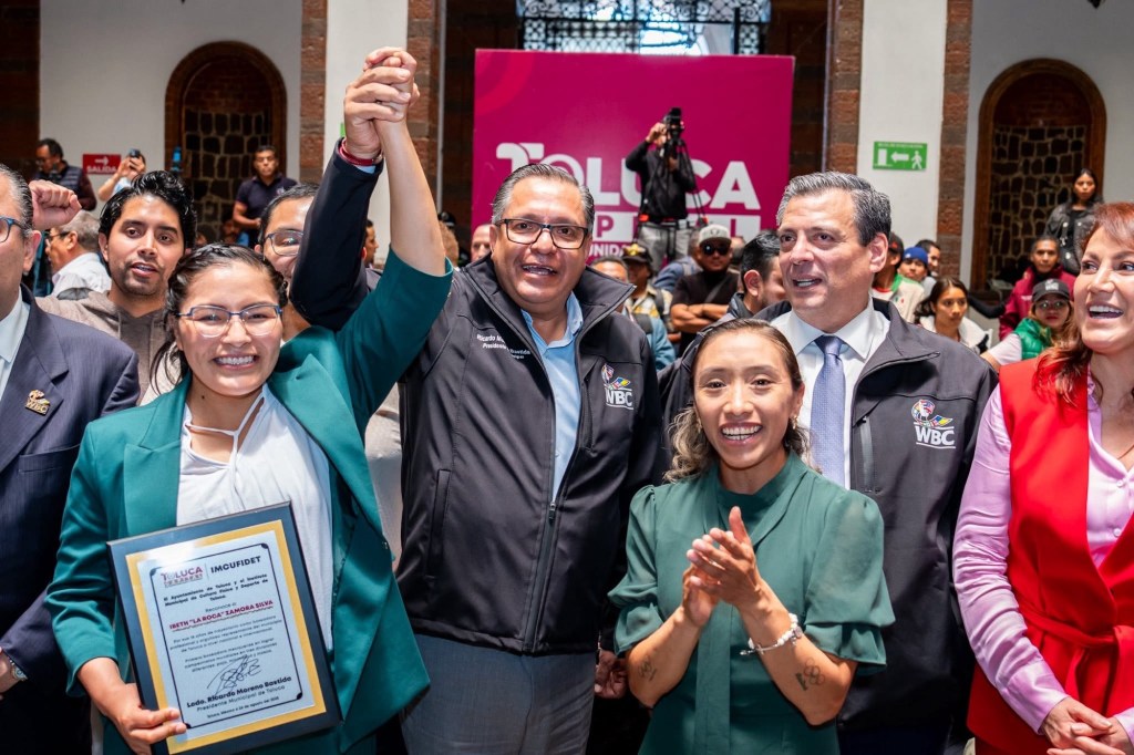 Puños Rosas; Ibeth Zamora anuncia su retiro en el palacio municipal de #Toluca&nbsp;🥊