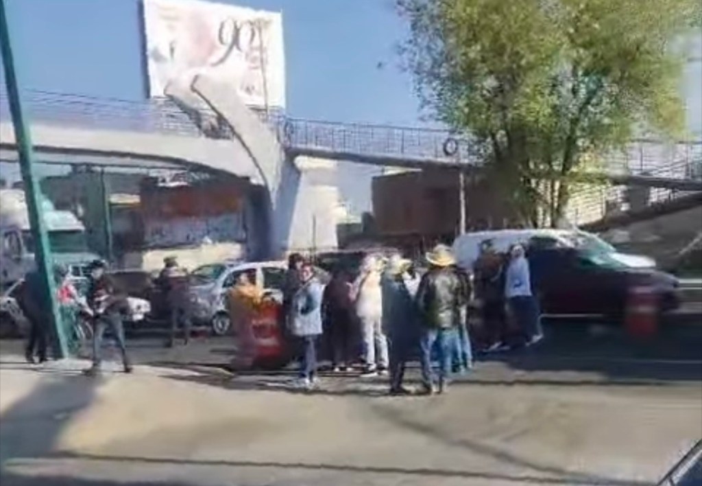 Bloqueos provocan caos en Bulevar y la&nbsp;México-Toluca