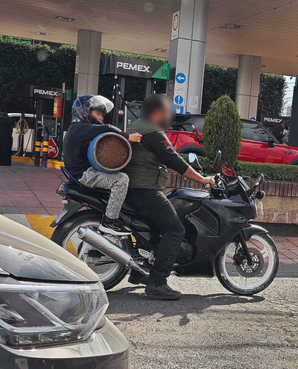 📲 ¿Usas motocicleta? En #Edomex a partir del 25 de noviembre deberás portar casco certificado sí o&nbsp;sí.