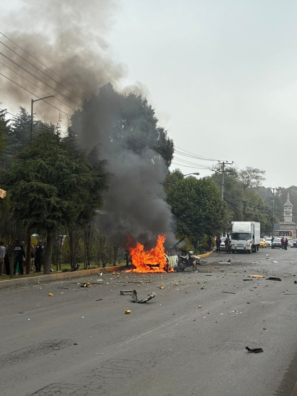 Explota taxi en #Lerma y deja varios&nbsp;lesionados