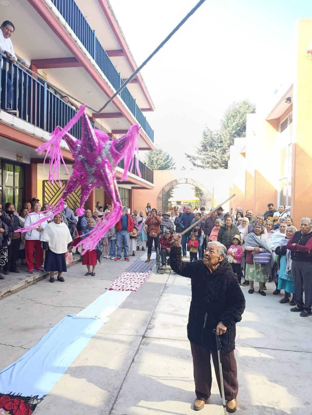 Les celebran posada a abuelitos en San Pablo Autopan&nbsp;#Toluca