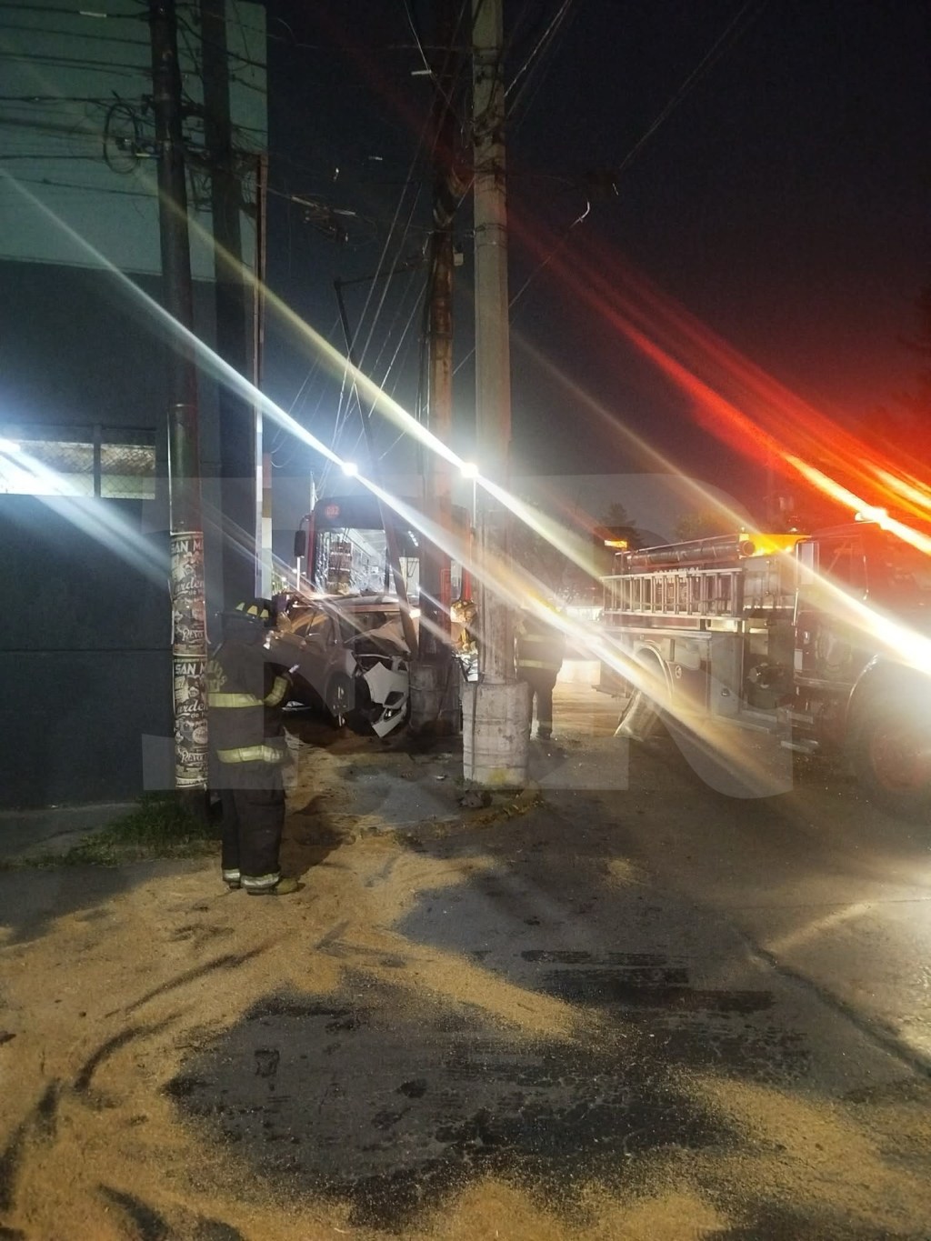 Camión de transporte público choca contra vehículo particular en Paseo Tollocan #Toluca y se lleva&nbsp;vehículo