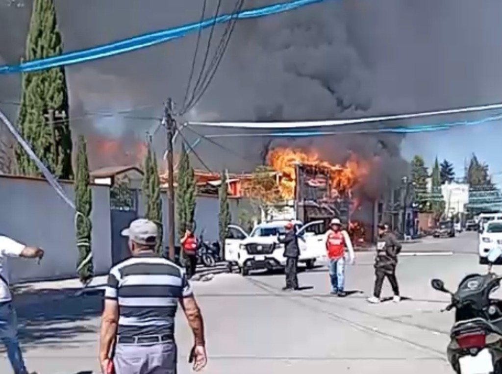 Incendio consume bodega en Tultepec&nbsp;Lerma