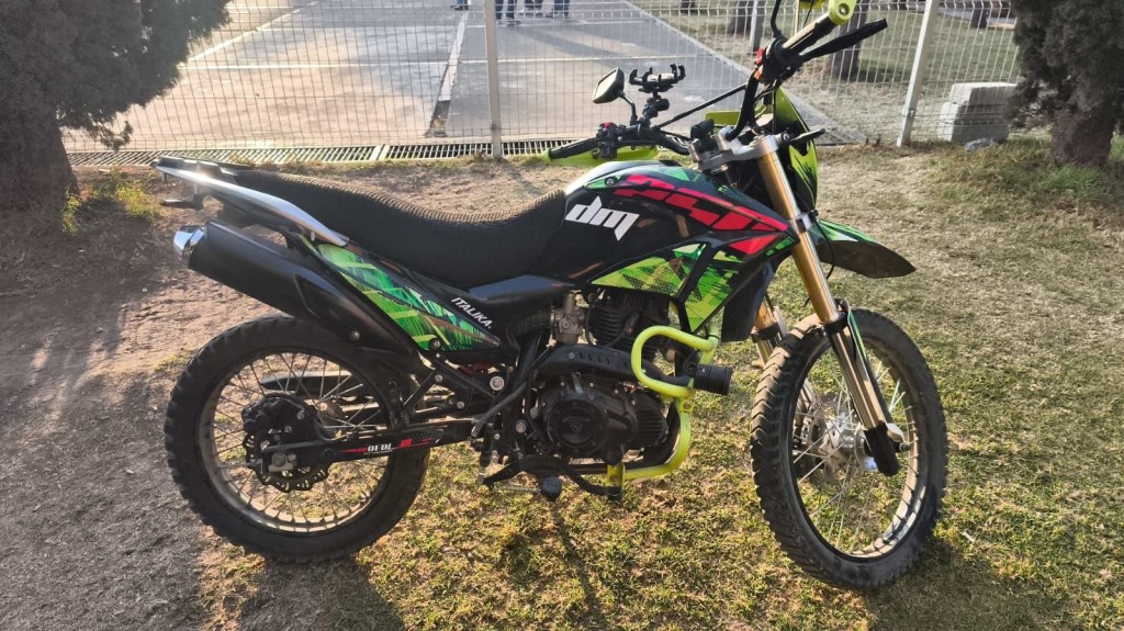 Detienen a motorratones en #Toluca luego de persecución, chocar una patrulla y robar celulares al interior de un coche de&nbsp;gobierno