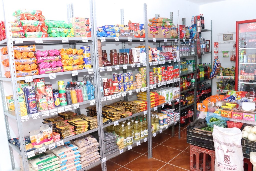 Instalan y abren dos tiendas del bienestar en&nbsp;#Zinacantepec
