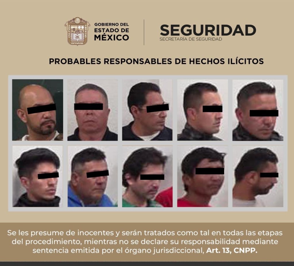 Detienen a policías de #Jilotzingo robando camión cargado con&nbsp;llantas&nbsp;